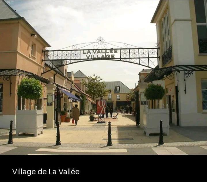 Appartement 2 Pieces 5Min Gare Val D'Europe Parking Inclus Μοντεβρέν Εξωτερικό φωτογραφία